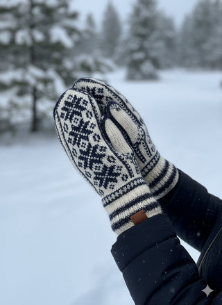Nordic Serenity Mittens