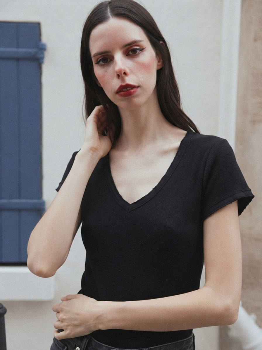 Essential V-Neck Tee- Black