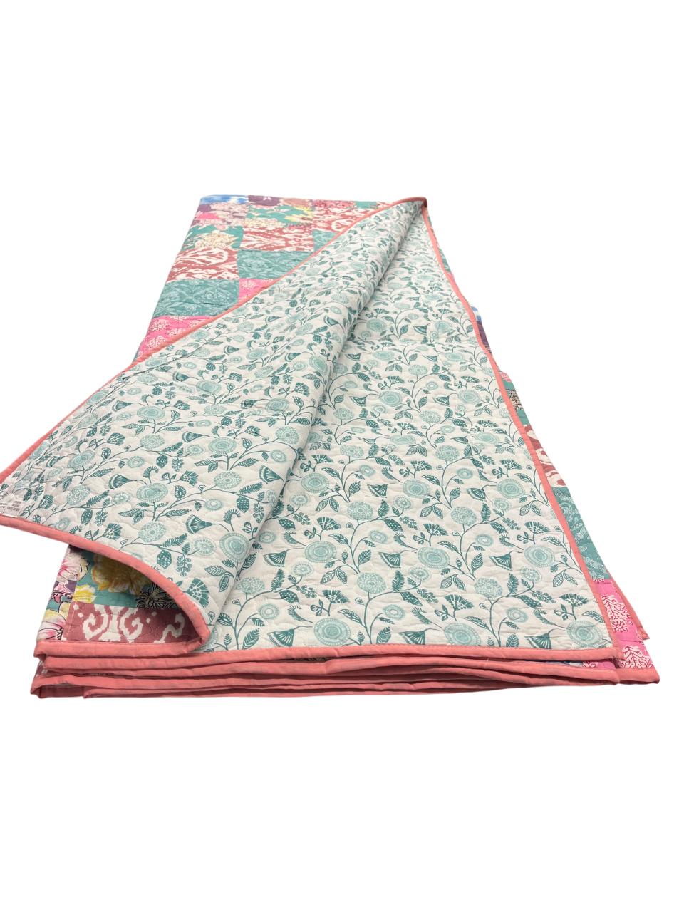 Blush & Bloom: Reversible Queen Cotton Quilt with Pink Accents and Floral Grace