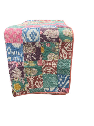 Blush & Bloom: Reversible Queen Cotton Quilt with Pink Accents and Floral Grace