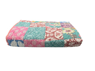 Blush & Bloom: Reversible Queen Cotton Quilt with Pink Accents and Floral Grace