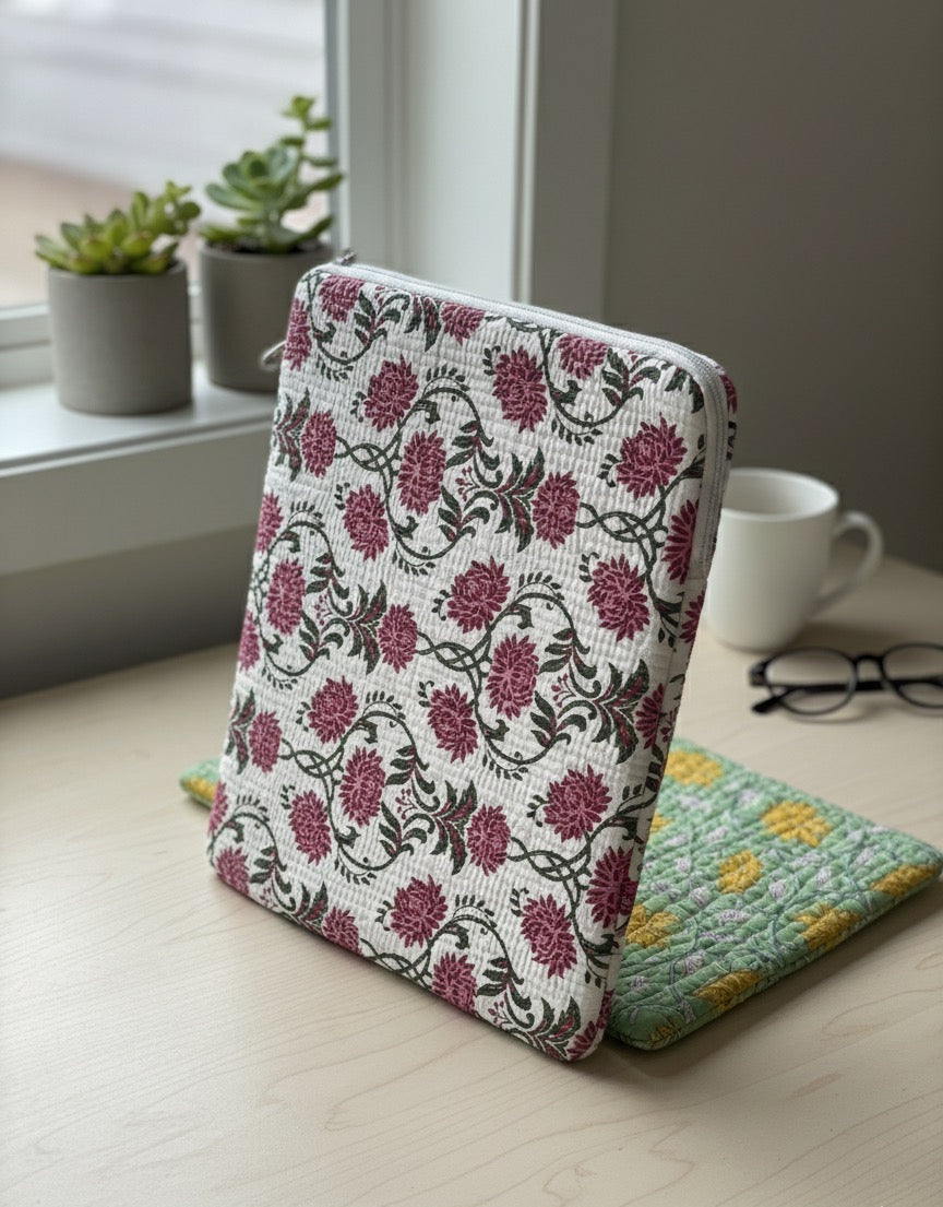 The Pink Bloom Quilted Laptop Sleeve (L)