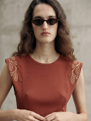 Embroidered Ruffle-Sleeve Ribbed Top- Rust